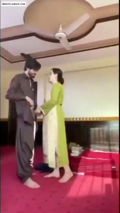 Paki Wife Giving Husband Handjob Viral MMS