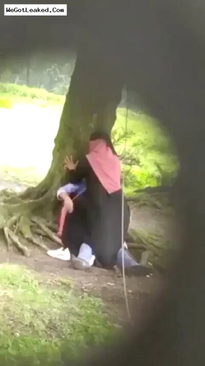 Indian Muslim Wife With Hijab Having Sex In Outdoor